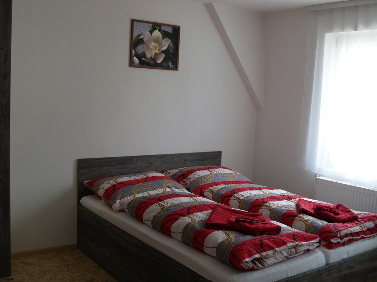 Chata Obzor Zelezna Ruda Bagian luar foto